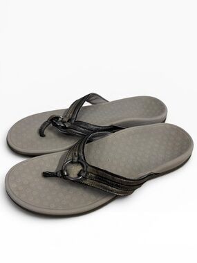 Vionic Aloe Pewter Metallic Leather Orthopedic Toe Post Sandals Women’s Size 9